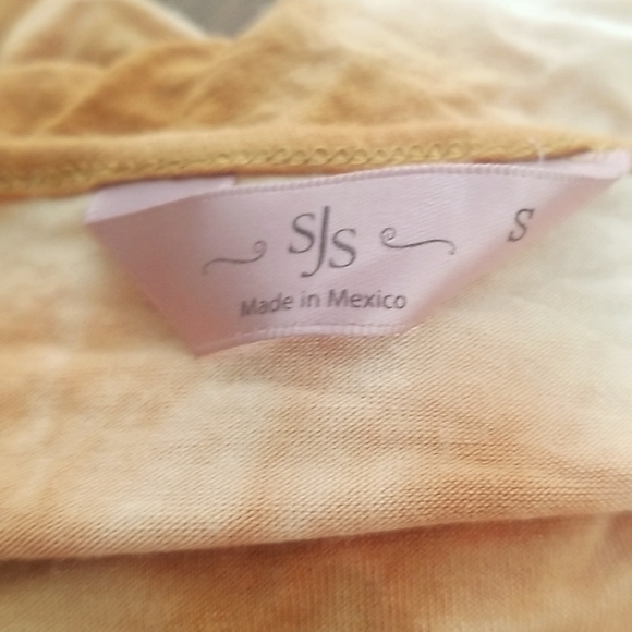 🦋SJS Soft Tie Dye Top With A Twist - Picture 4 of 4